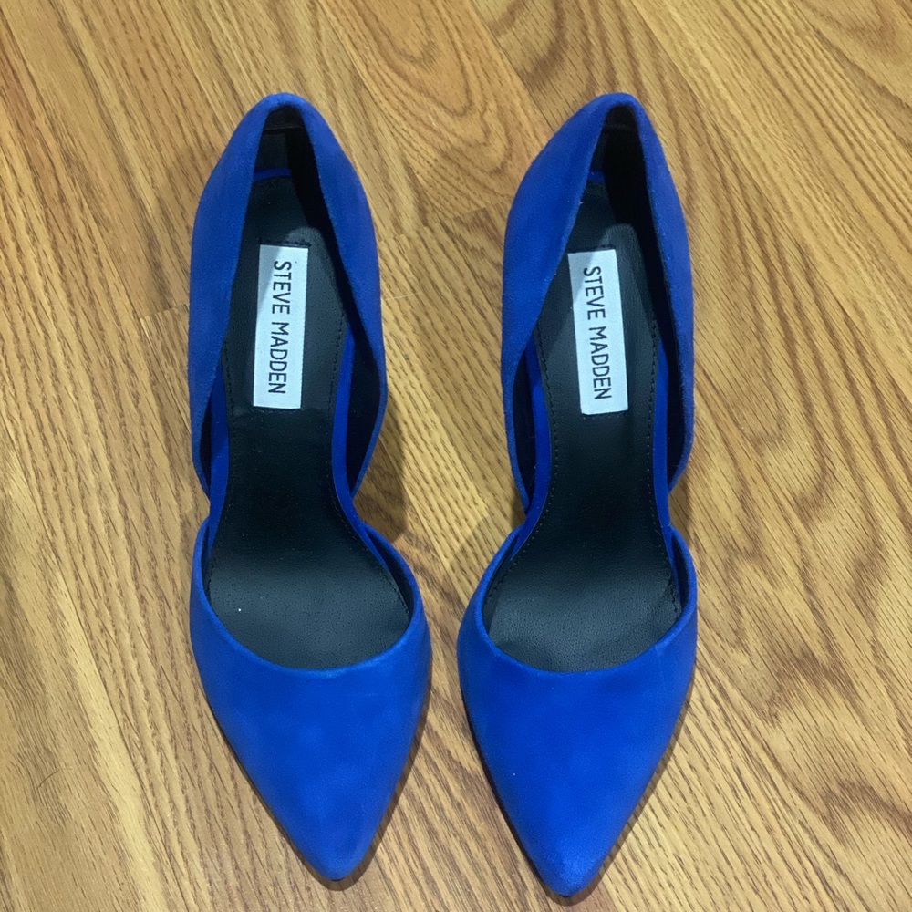 Steve Madden blue suede pumps